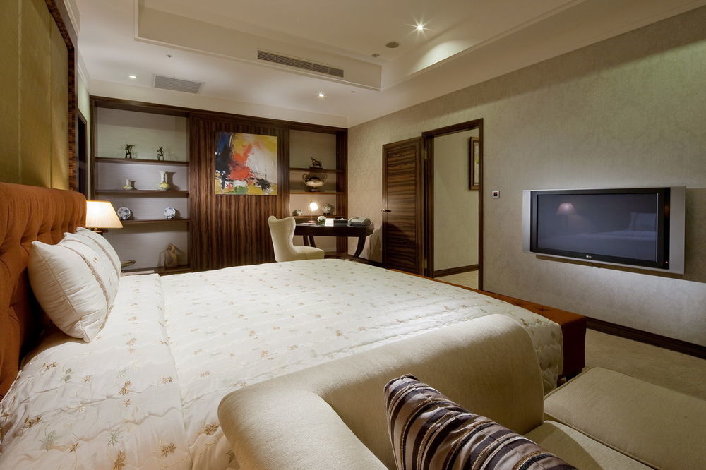 Queena Plaza Hotel Ταϊνάν Εξωτερικό φωτογραφία